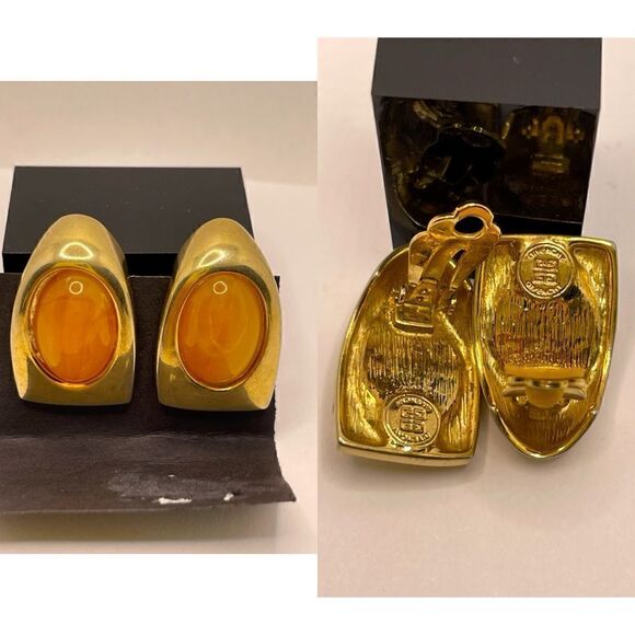 Rare vintage GIVENCHY clips ons - Picture 1 of 16